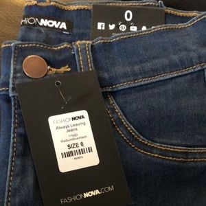 FASHIONNOVA BLUE MEDIUM WASHED JEANS
